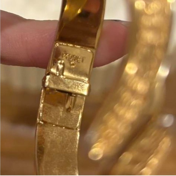 VTG 80s Monet Gold Cuff Bracelet - Picture 4 of 5